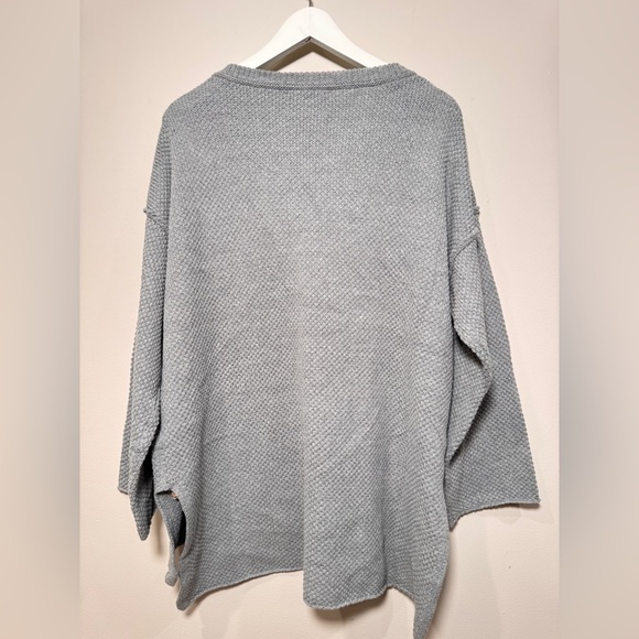 Lulu’s Textured Henley Knit Pullover — Light Grey (Size small) - Picture 6 of 6